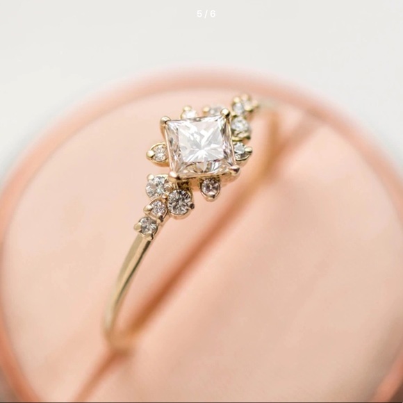 18K Gold Filled White Sapphire Lady’s Fashion Ring - Picture 5 of 6